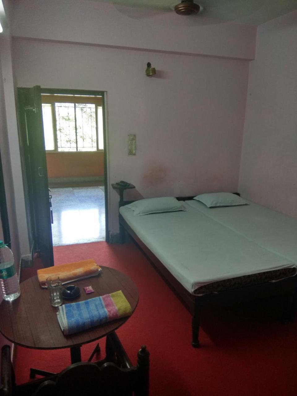 Renu Guest House Kolkata Exterior photo