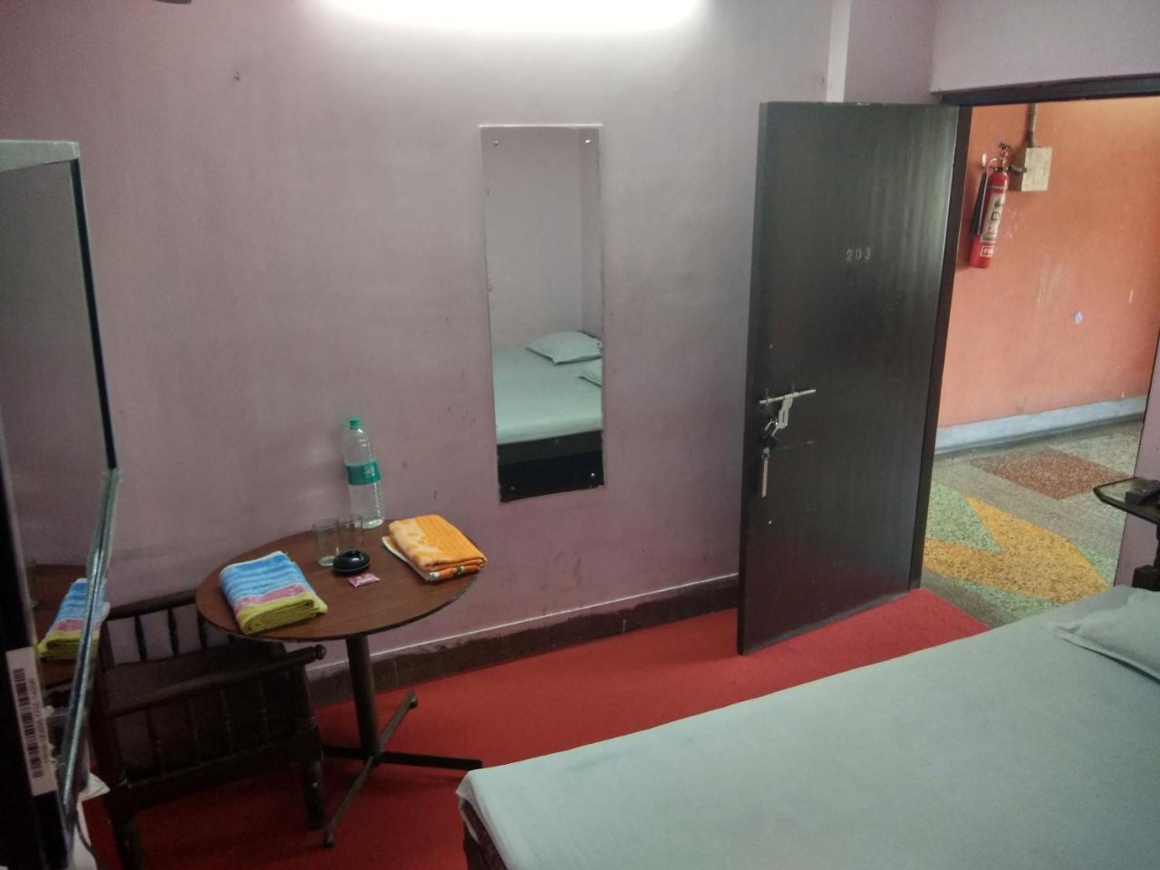 Renu Guest House Kolkata Exterior photo